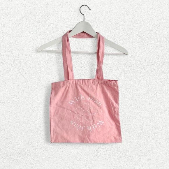 With Jean Tote in Pink and White - Picture 1 of 6